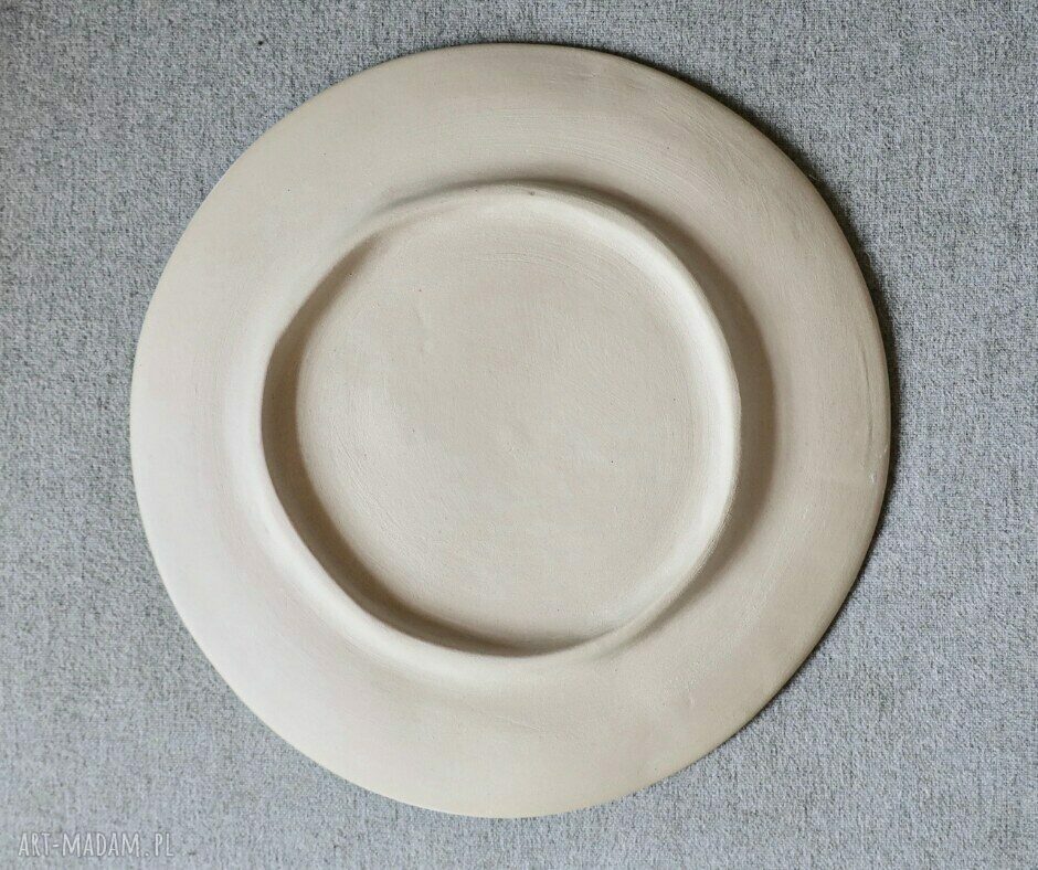 Bajeczna laguna: artystyczny talerz ceramiczny z odbitymi liśćmi