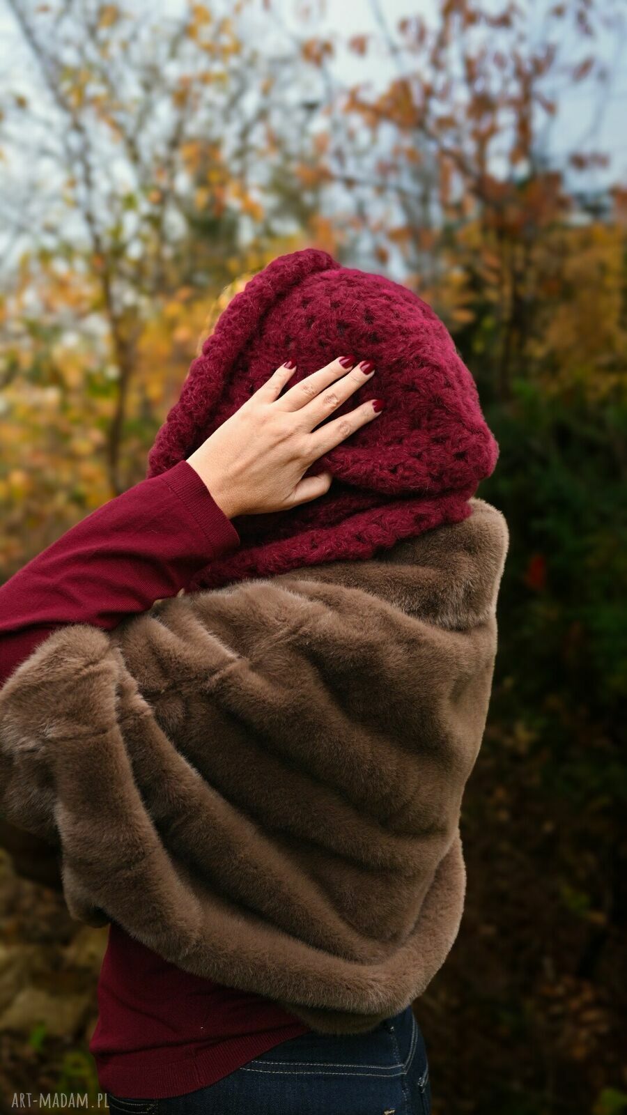 Balaclava z alpaki i jedwabiem w kolorze bordo - ręcznie szydełkowana kominiarka damska