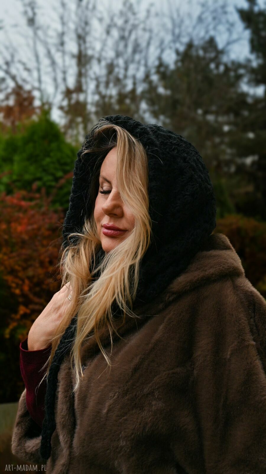 Balaclava handmade z wełny merino - ręcznie szydełkowana oversize, regulowana ściągaczami