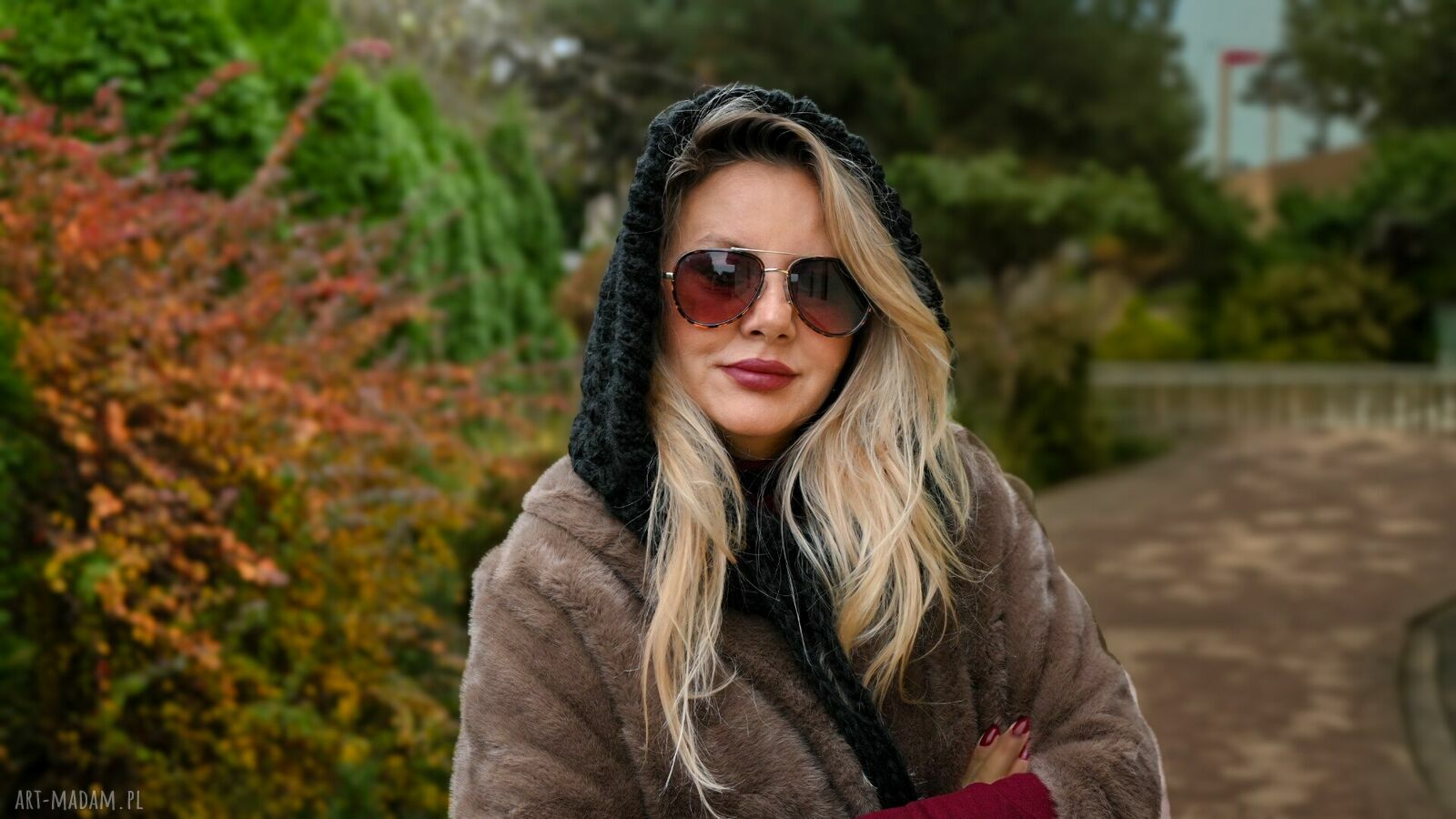 Balaclava handmade z wełny merino - ręcznie szydełkowana oversize, regulowana ściągaczami