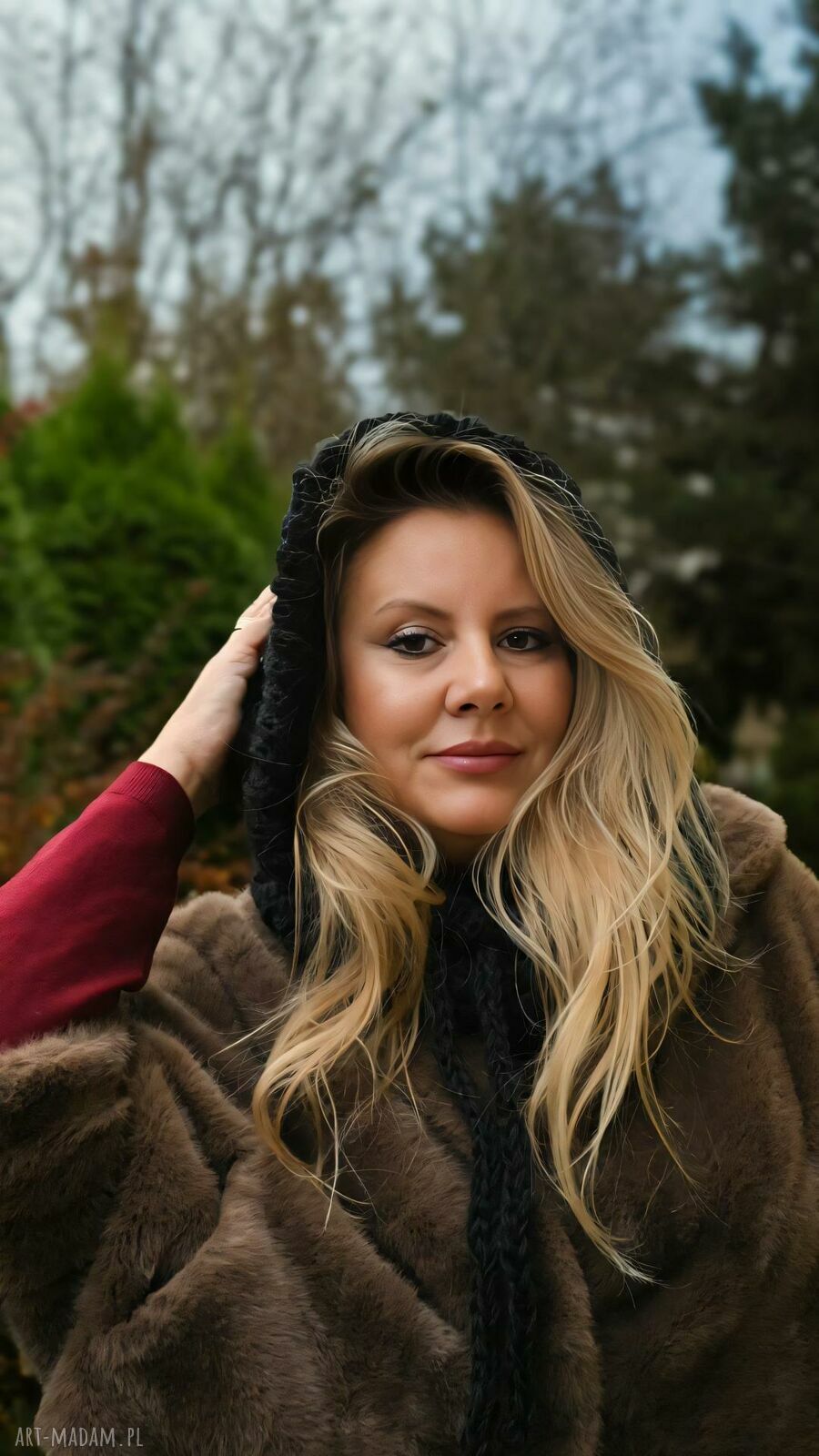 Balaclava handmade z wełny merino - ręcznie szydełkowana oversize, regulowana ściągaczami