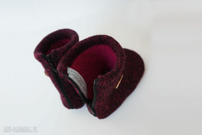 Ciepłe bambosze handmade z wełny zapinane na zamek - zimowe papcie dla dziecka