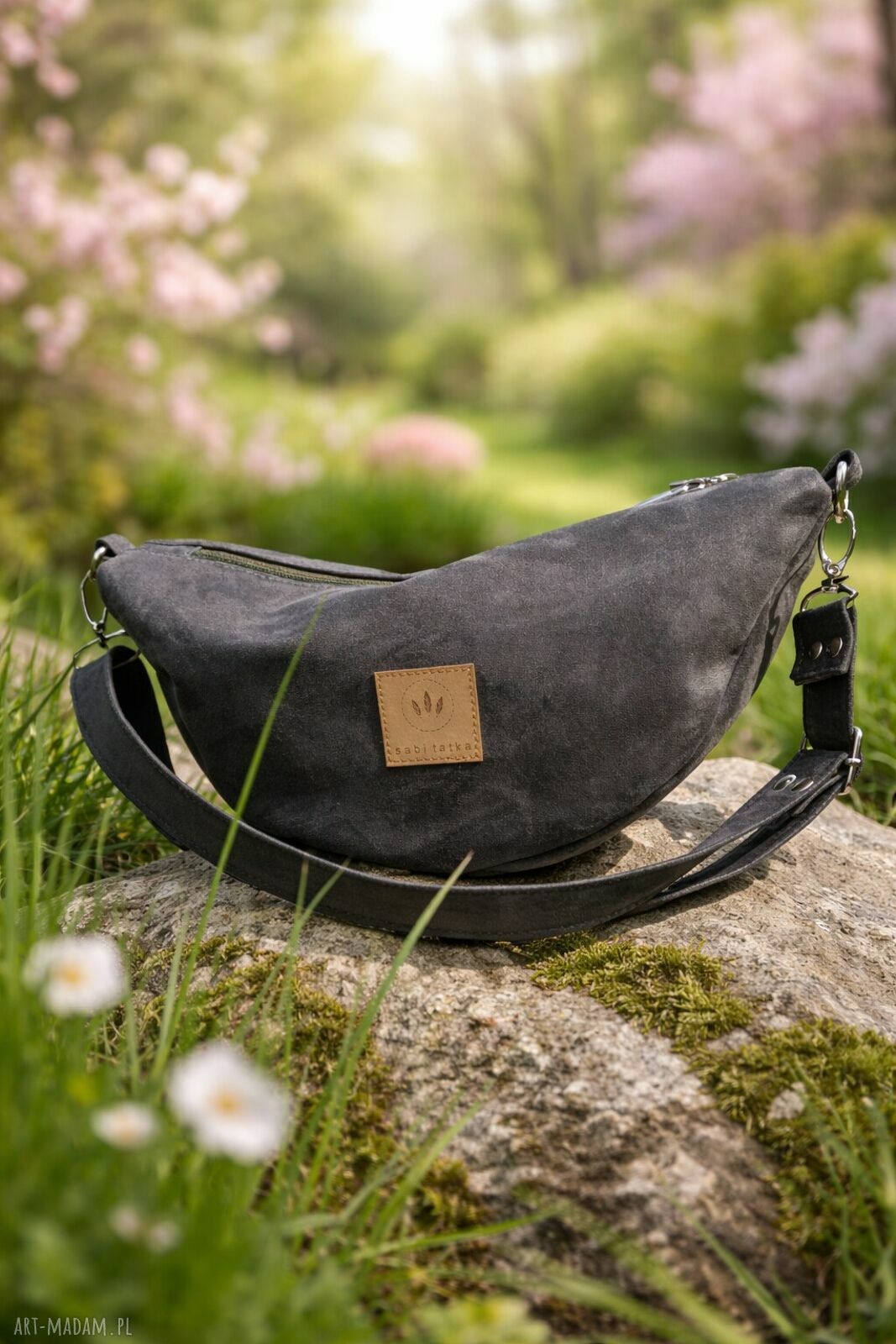 Banana zamszowa torebka nerka Khaki - handmade