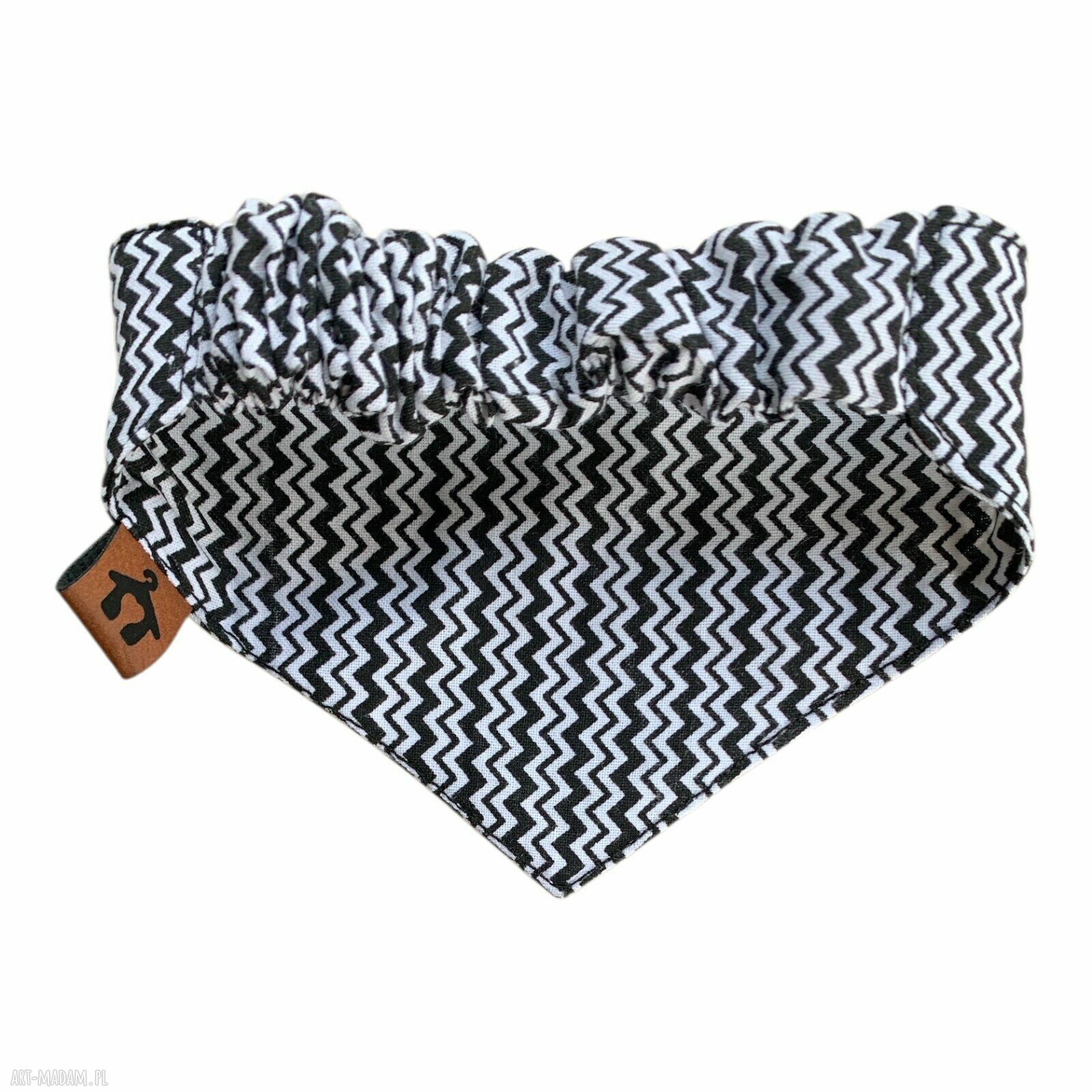 Bandana dla psa na gumce XS (24-30 cm) - czarno-biały zygzak