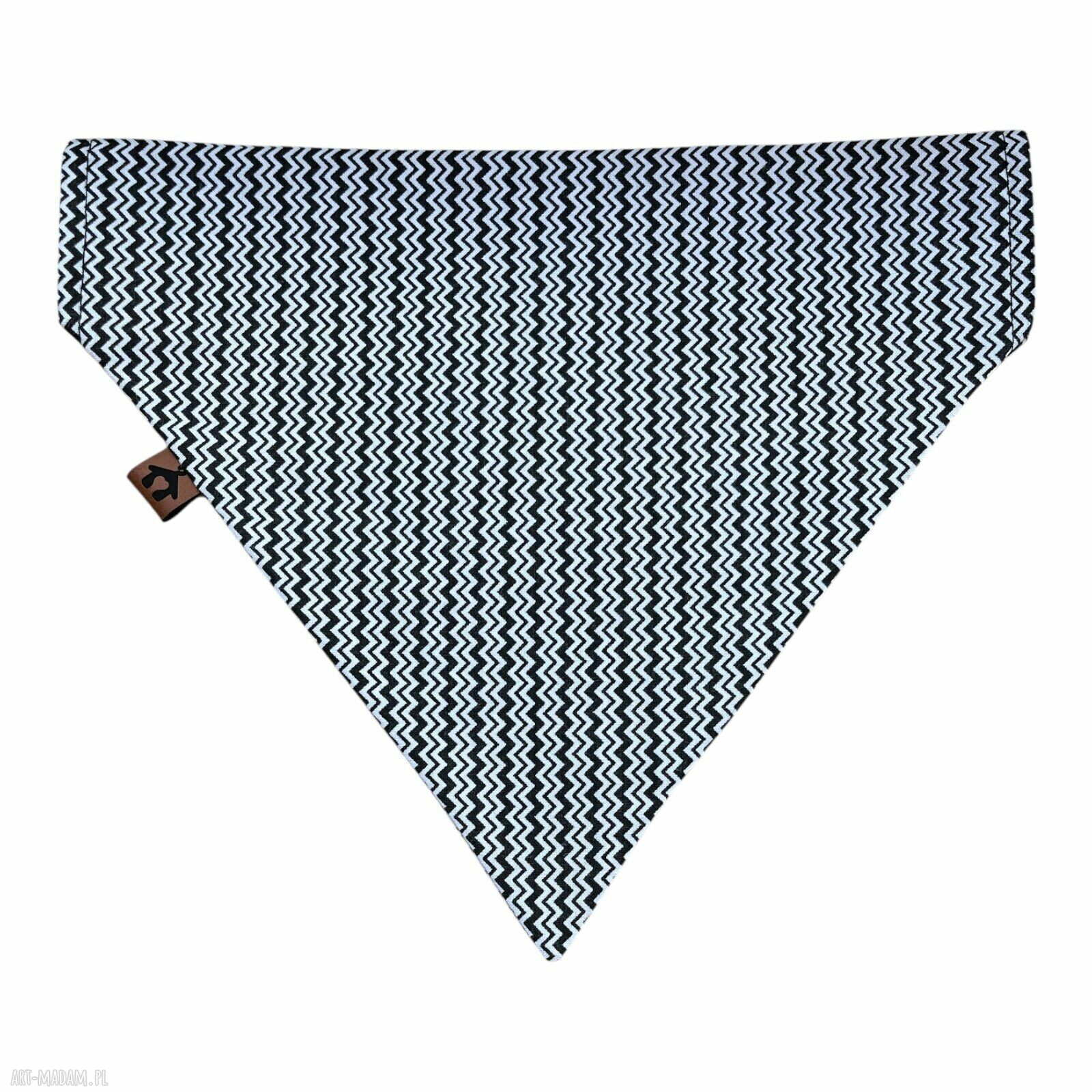 Ręcznie wykonana bandana na obrożę z bawełny Zygzak (L 24x21 cm)