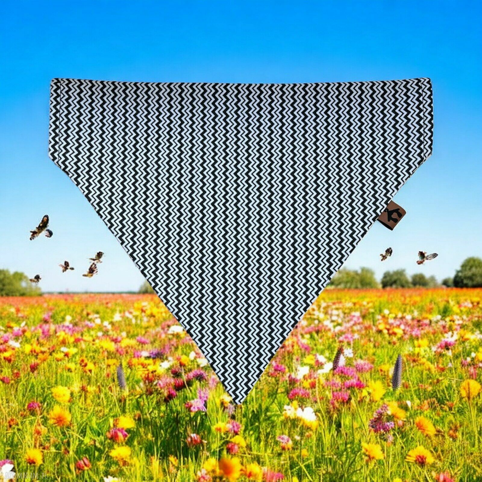 Ręcznie wykonana bandana na obrożę z bawełny Zygzak L 24x21 cm