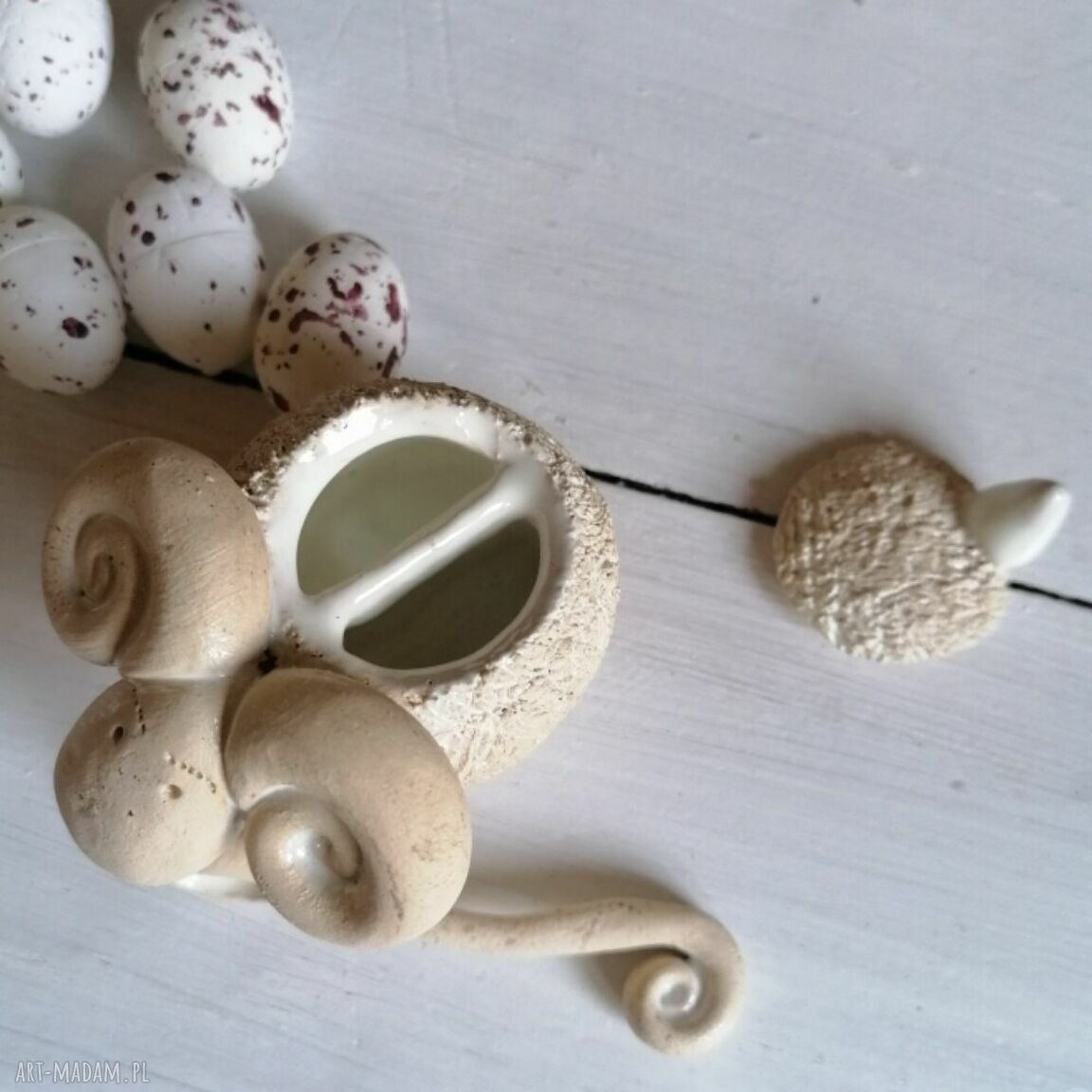 Baranek ceramiczny na sól i pieprz do święconki wielkanoc