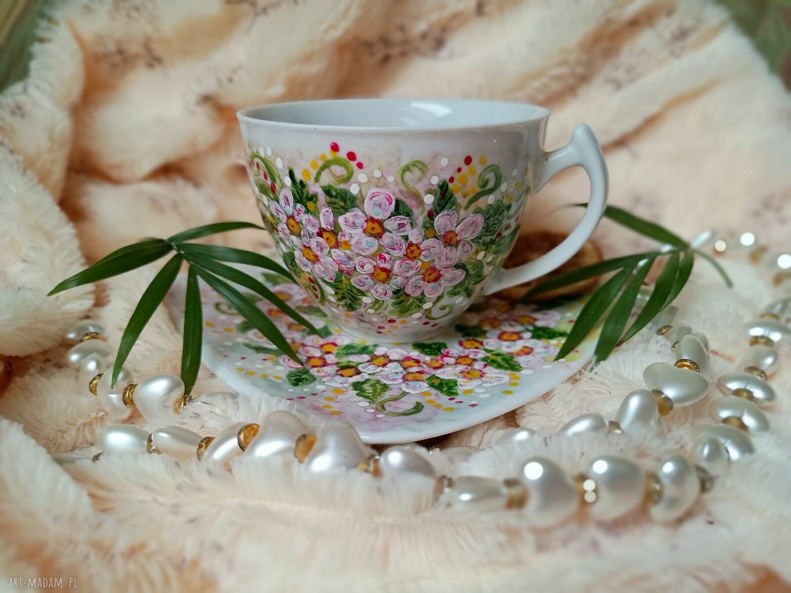 Barwny ręcznie malowany komplet kwiaty z porcelany kubek 200 ml, filiżanka i talerzyk - prezent dla niej