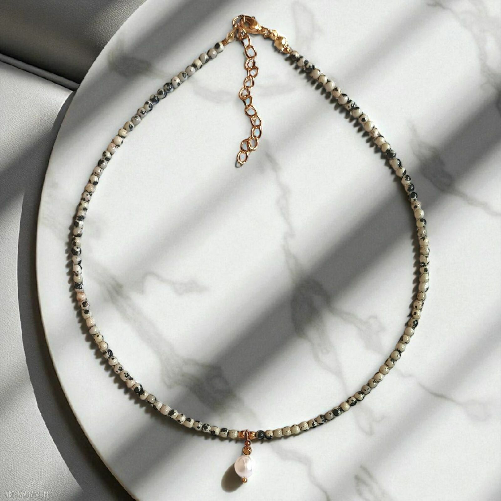 Delikatny choker z jaspisem dalmatyńskim i perłą słodkowodną - Basic