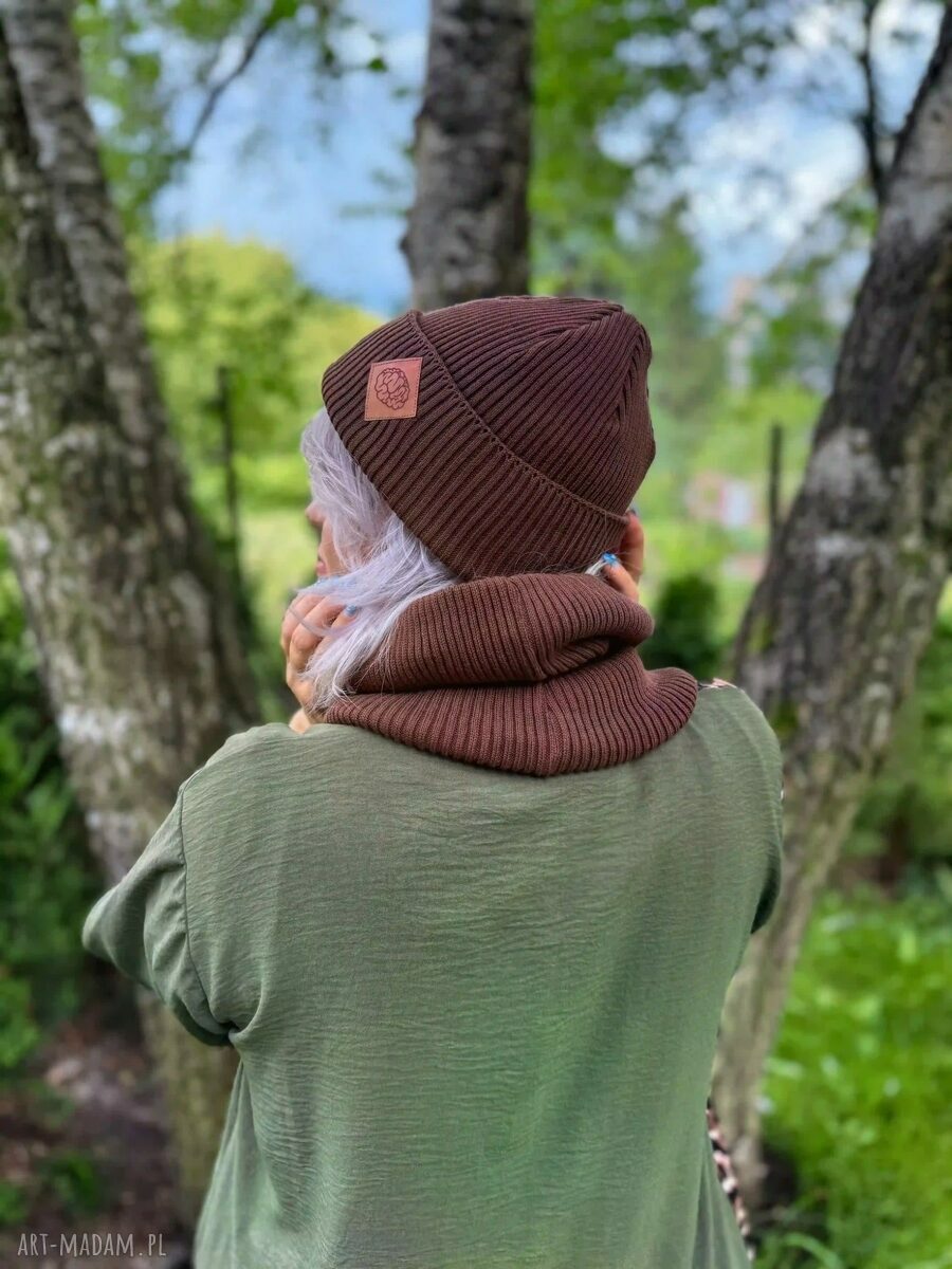Bawełniana czapka beanie Brąz 2w1 z logo z ekoskórki - Brain Inside