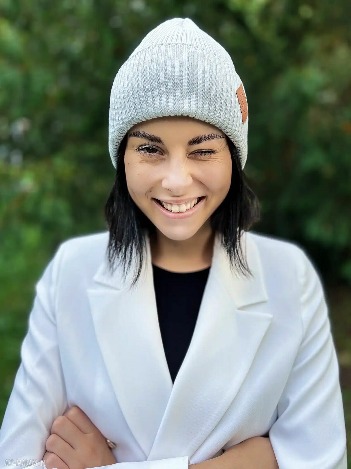Bawełniana czapka beanie 2w1 z ekoskórkowym logo „Jasny szary”