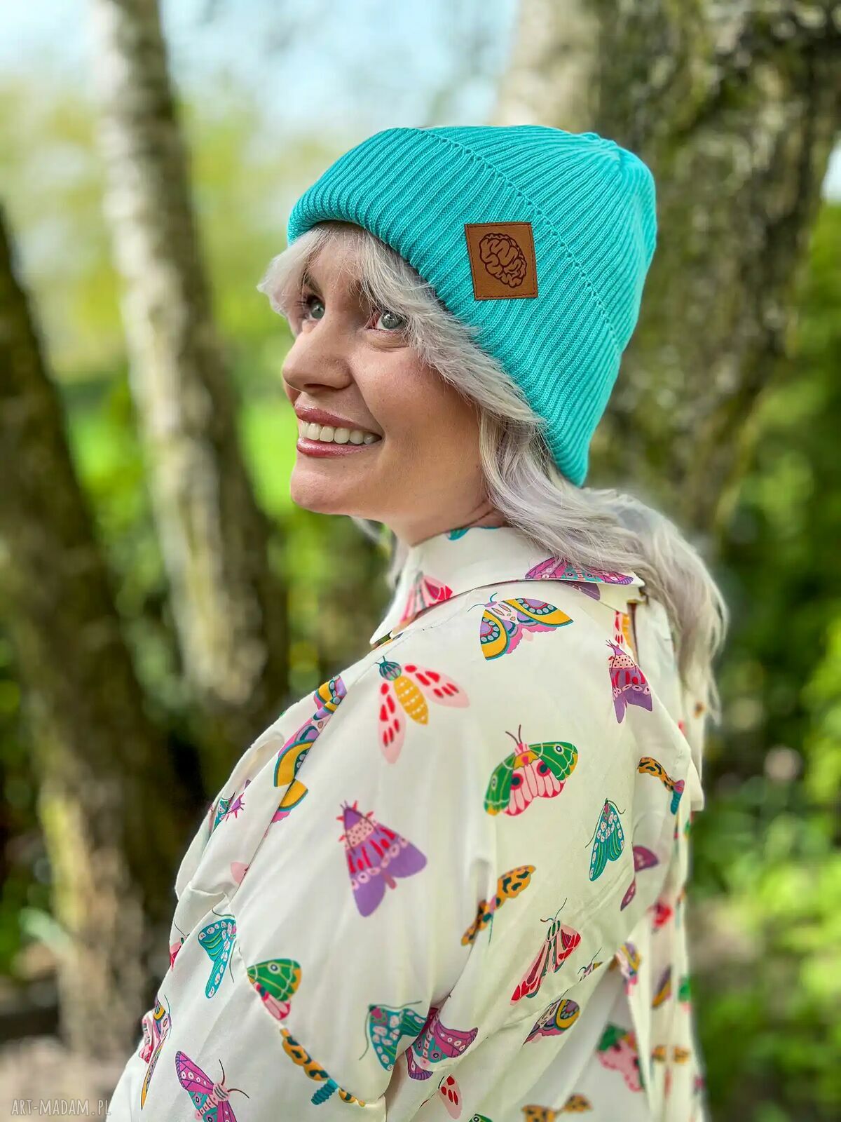 Bawełniana czapka beanie turkus z logo z ekoskórki - 2w1 Brain Inside