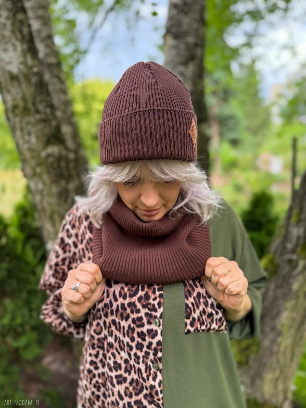 Bawełniana czapka beanie Brąz 2w1 z logo z ekoskórki - Brain Inside
