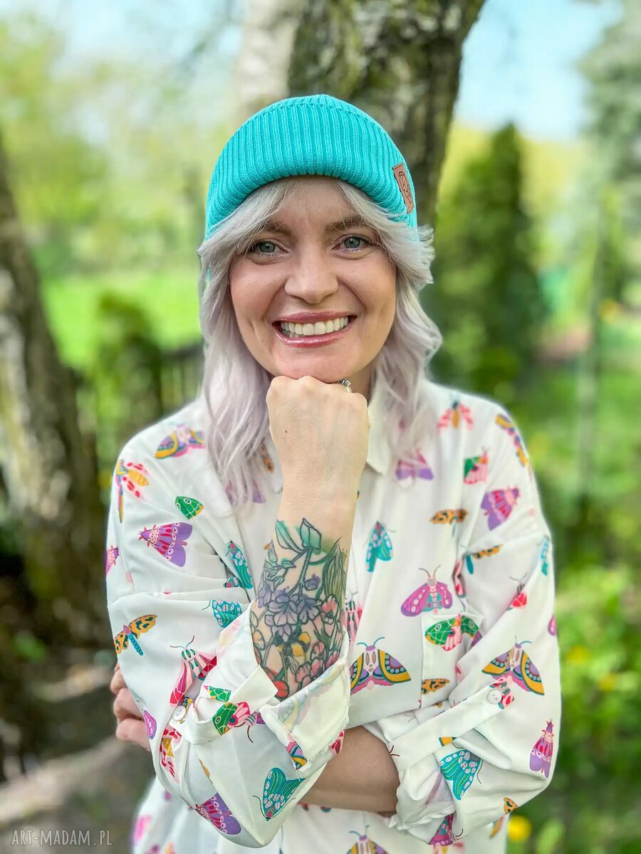 Bawełniana czapka beanie turkus z logo z ekoskórki - 2w1 Brain Inside