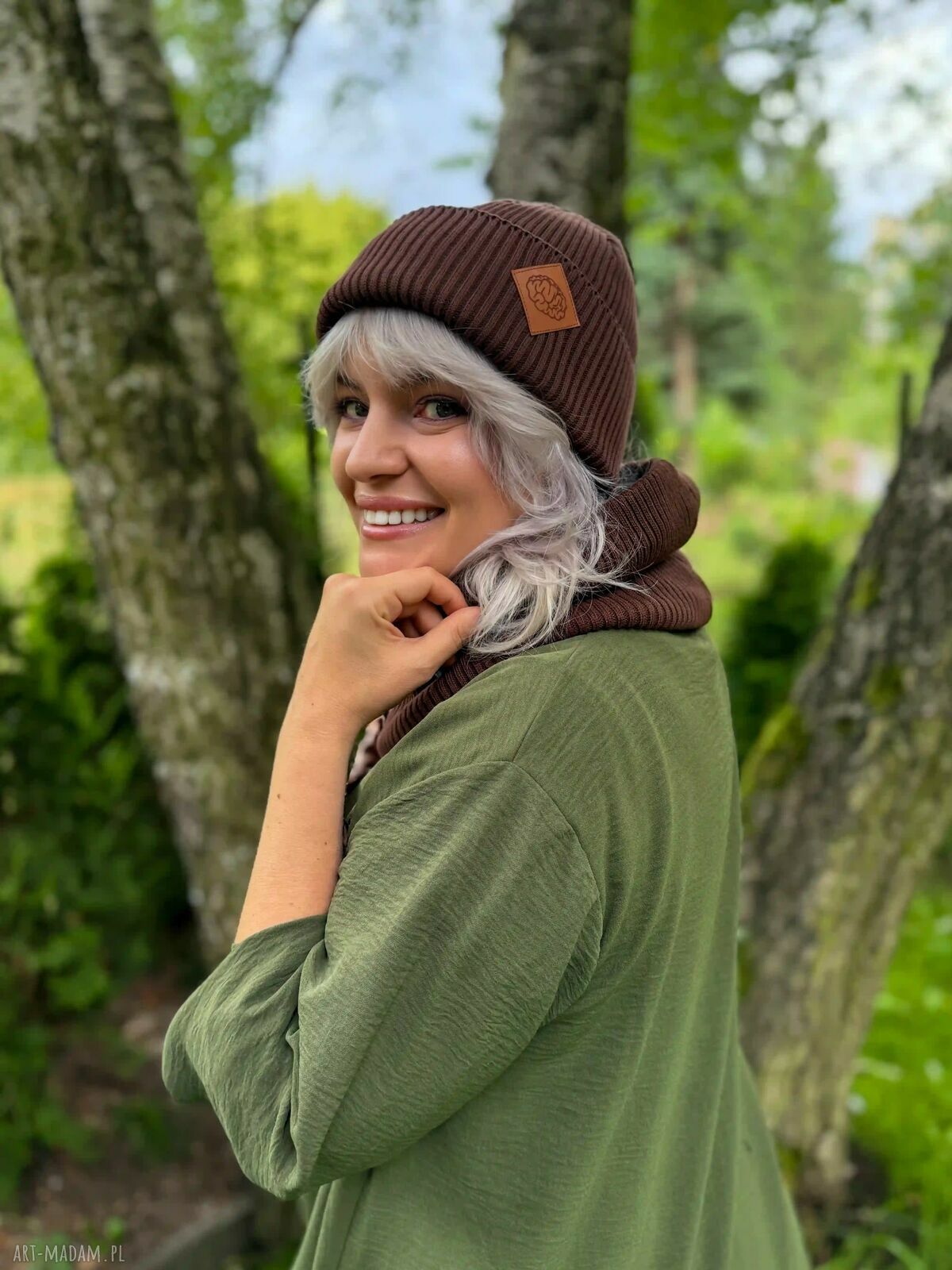 Bawełniana czapka beanie Brąz 2w1 z logo z ekoskórki - Brain Inside