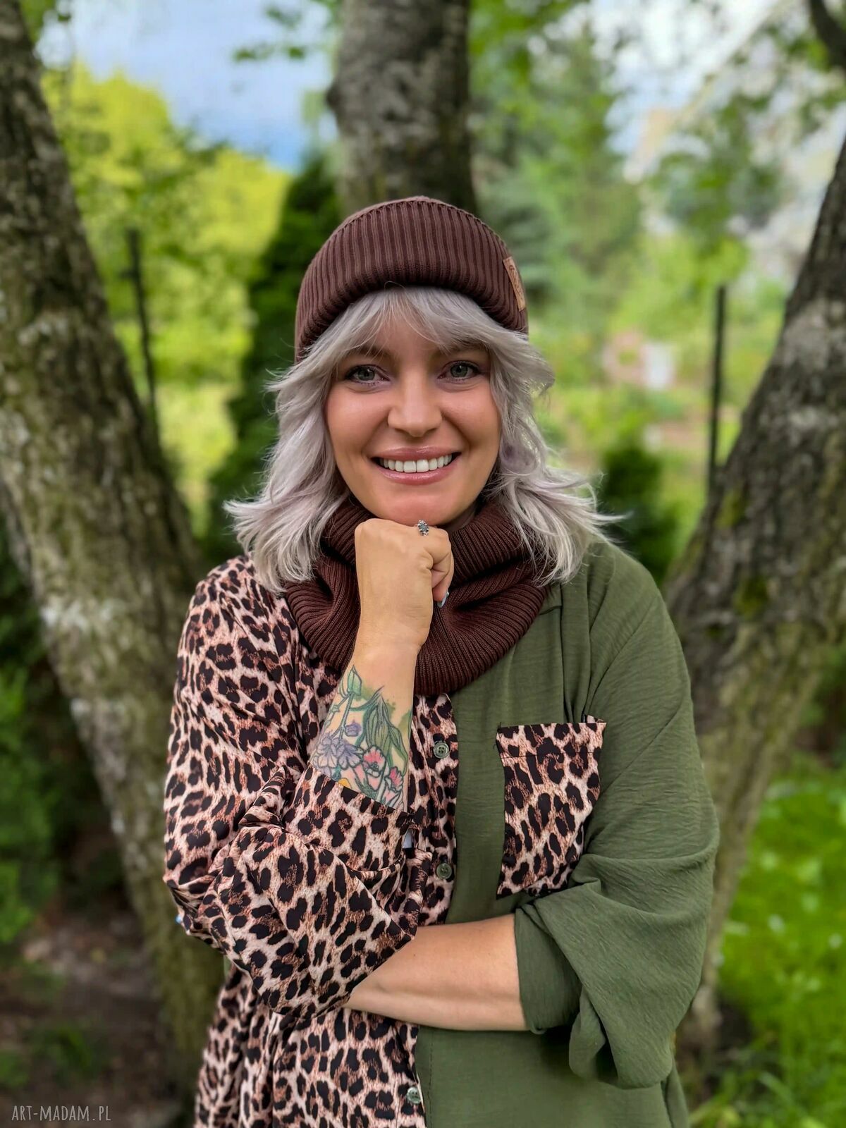 Bawełniana czapka beanie Brąz 2w1 z logo z ekoskórki - Brain Inside