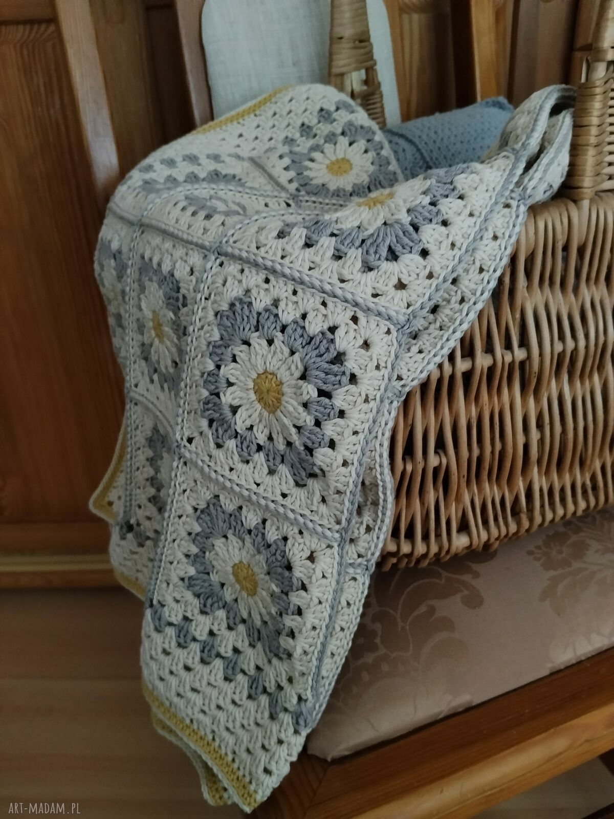 Bawełniany kocyk w stokrotki dla dziecka