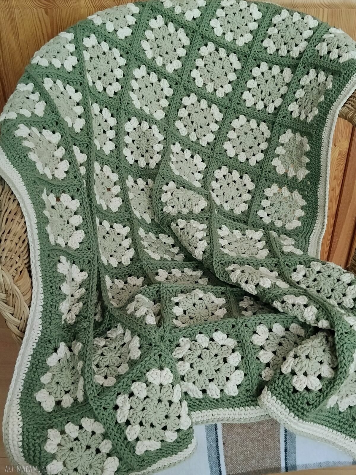 Bawełniany kocyk zielony dla dziecka na szydełku
