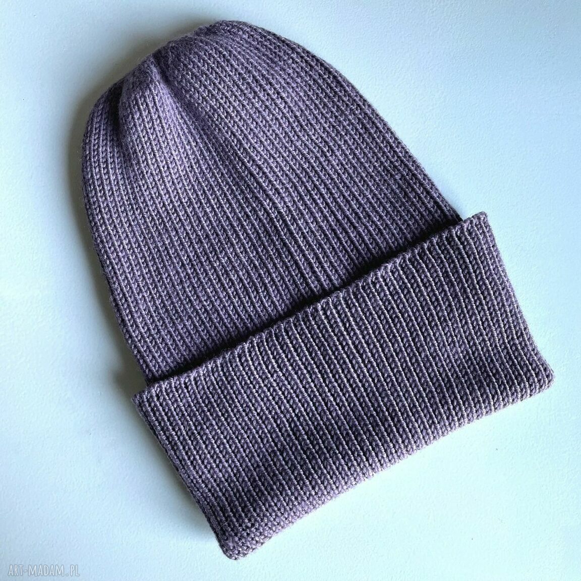 Beanie z 100% Baby Merino Varella w kolorze ametyst