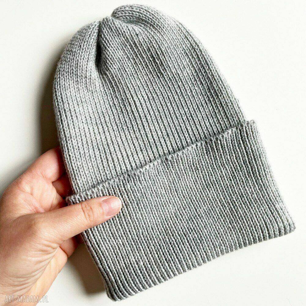 Beanie z 100% Baby Merino VARELLA - jasny szary - miękka czapka na zimę