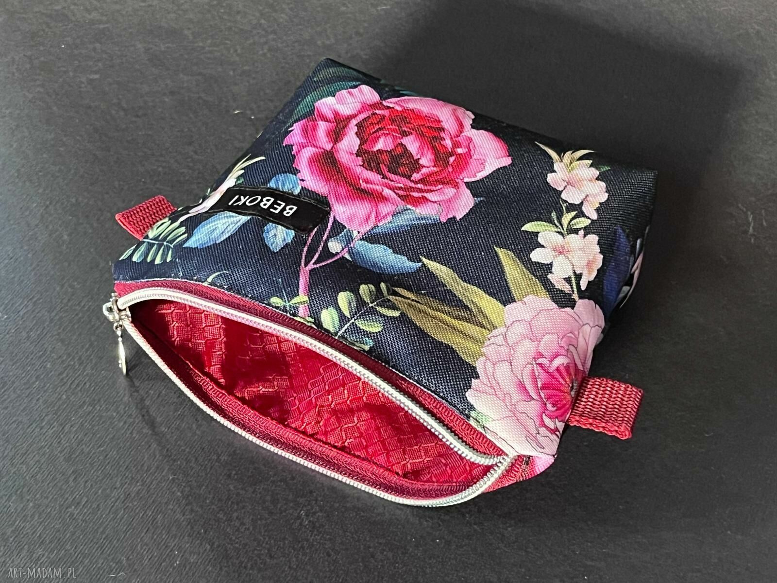 Kosmetyczka BEBOKI Piwonie - wodoodporne etui na kosmetyki (M 22x15x7)