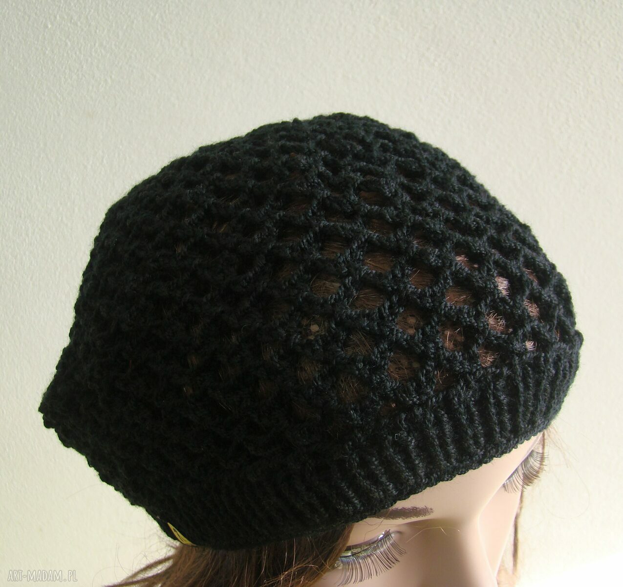 beret ażurowy czarny