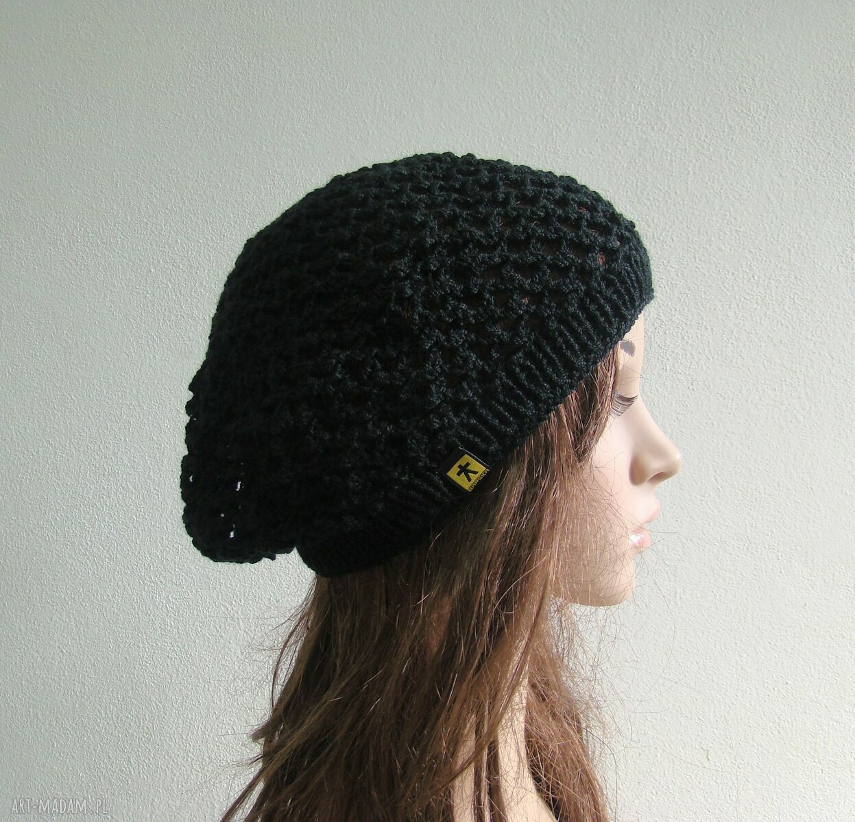 beret ażurowy czarny