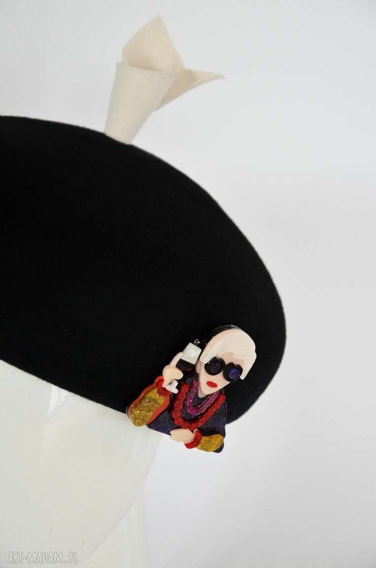 Beret iris - filcowy beret ręcznie formowany z odpinaną broszką (M 57 cm)