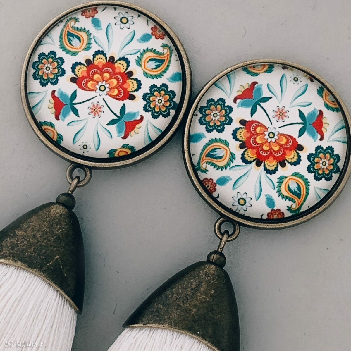Klipsy Berna z chwostami boho w odcieniu ecru - biżuteria ślubna