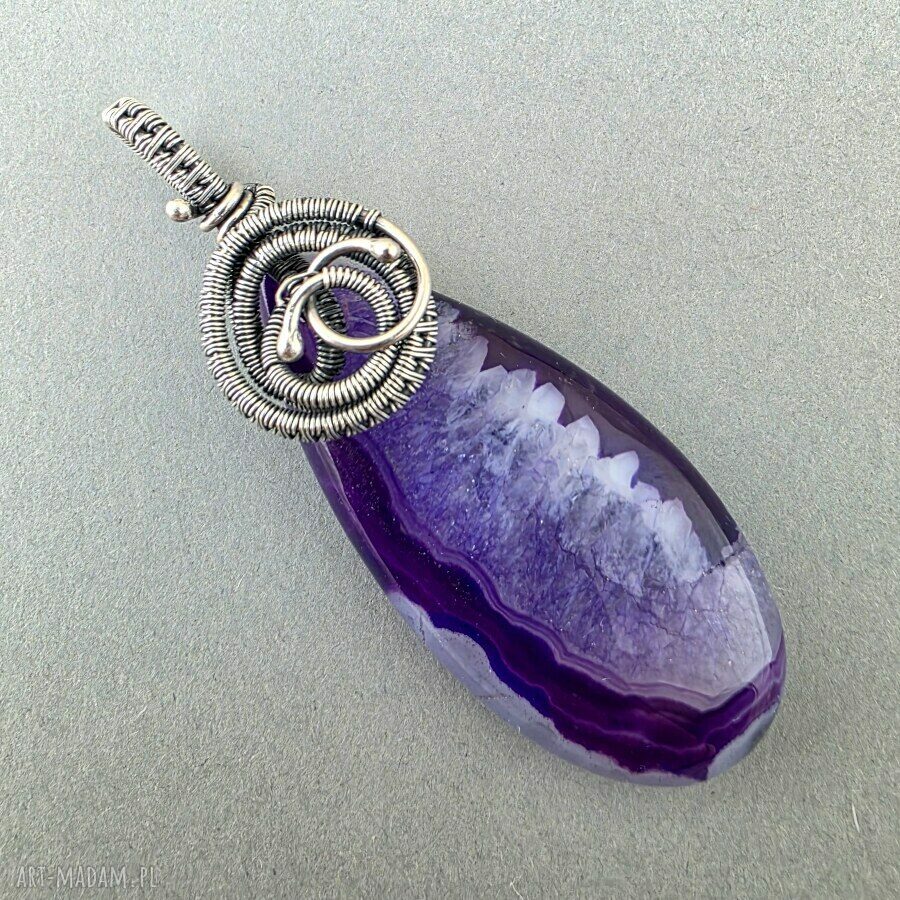 Betsy - wisiorek z fioletowym agatem i oksydowanym srebrem wire-wrapping