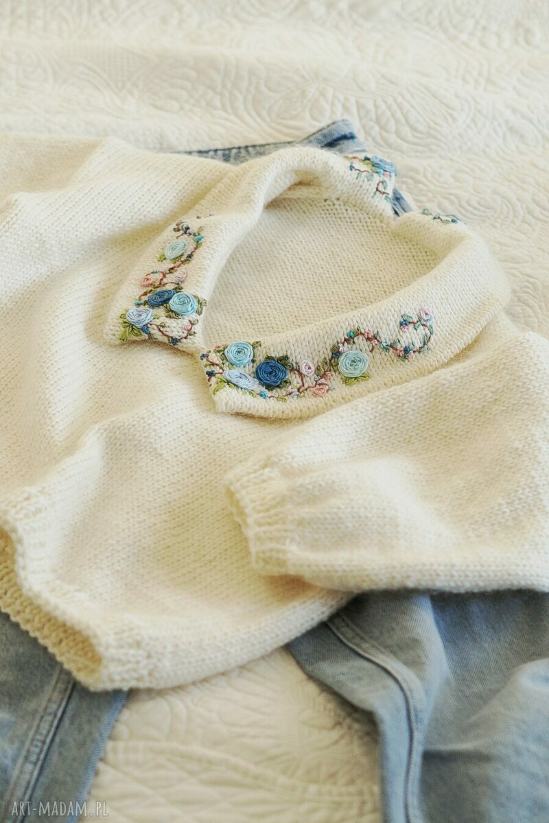 Sweter Beze z kołnierzykiem Pin-Up - naturalny