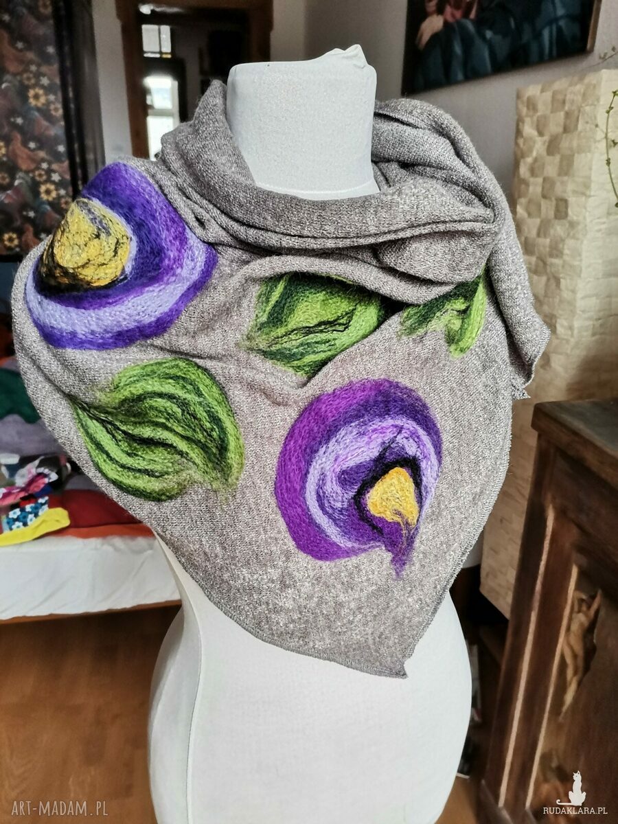 Beżowa chusta handmade z wełny merino - filcowane elementy 97x160 cm