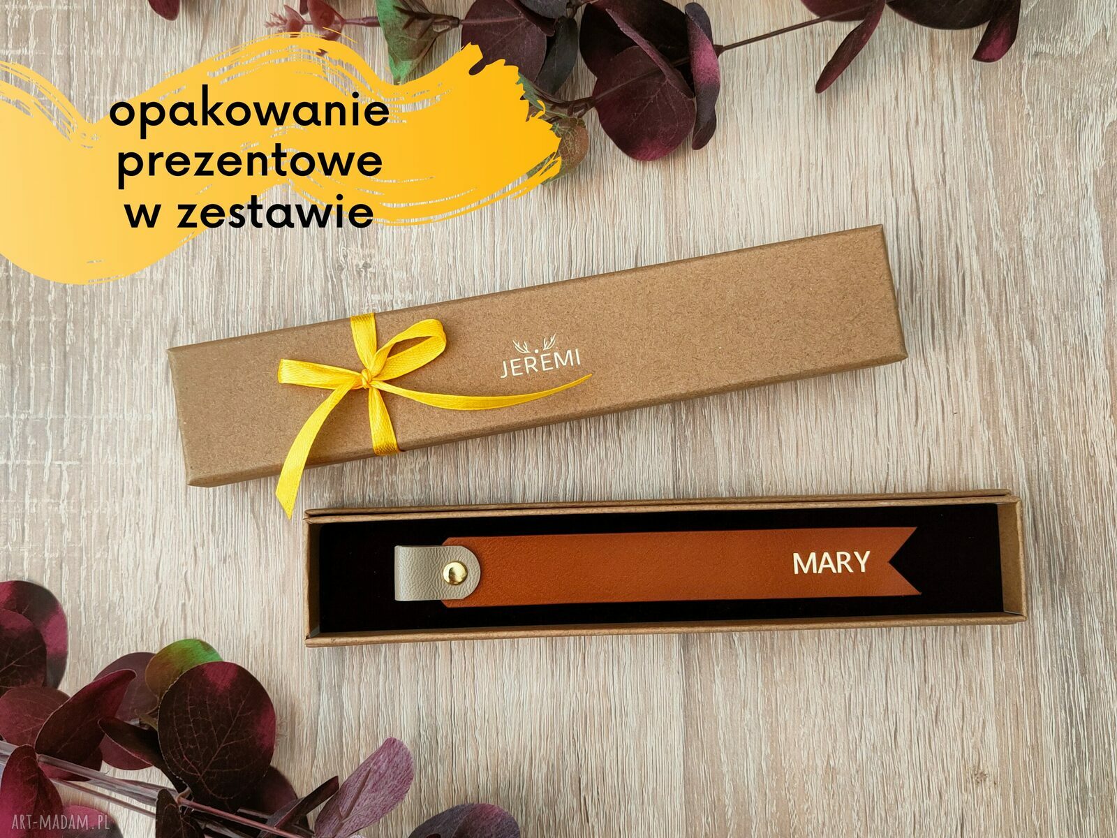 BEŻOWA skórzana personalizowana zakładka do książki z kolorową łatką i z imieniem