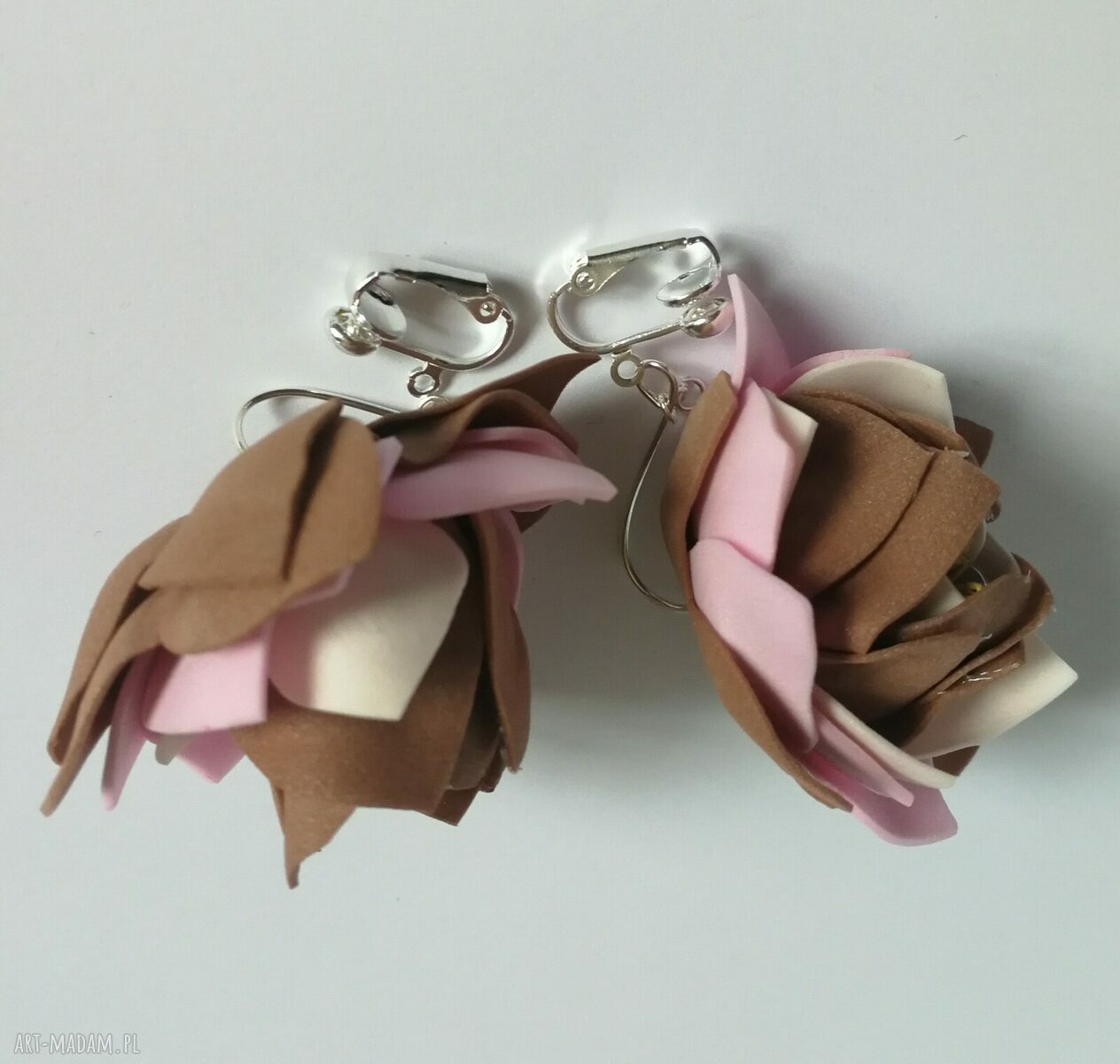 Beżowe klipsy kwiatowe folk handmade - lekkie jesienne