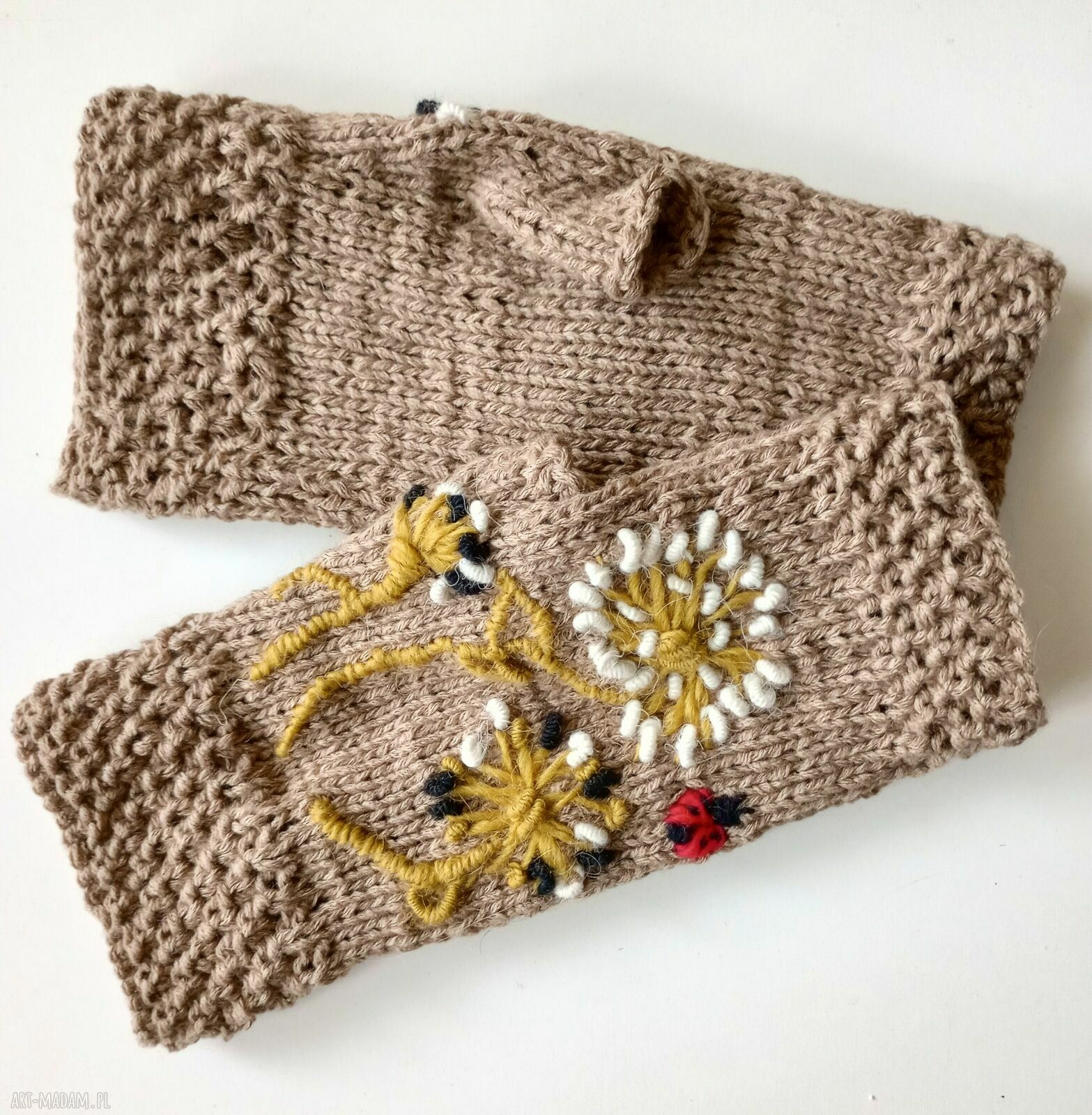 Beżowe mitenki z wyszywanymi dmuchawcami - fingerless, wiosenne
