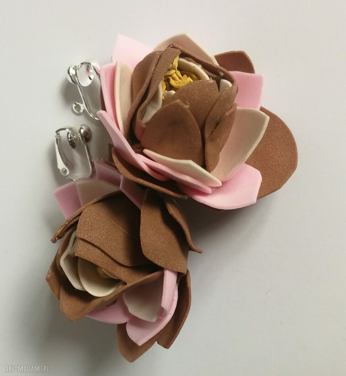 Beżowe klipsy kwiatowe folk handmade - lekkie jesienne