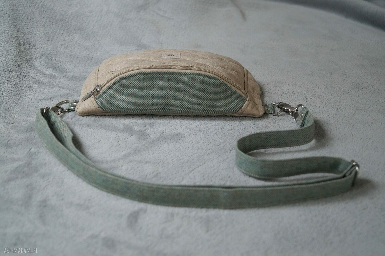 Beżowo-zielona mini saszetka (nerka) - ręcznie szyta, wygodna na spacer i do miasta