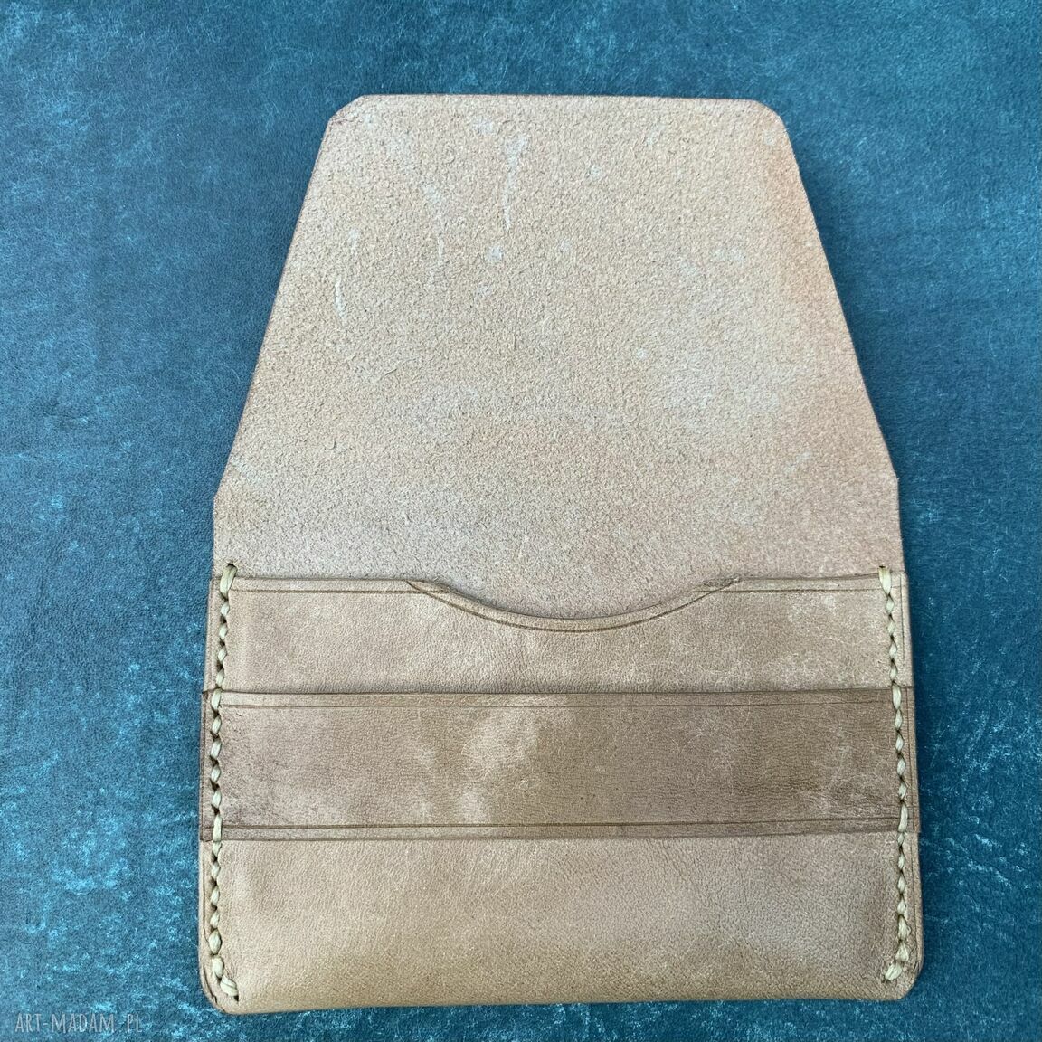 portfele: Beżowy minimalistyczny portfel ze skóry uszyty. ręcznie zrobione