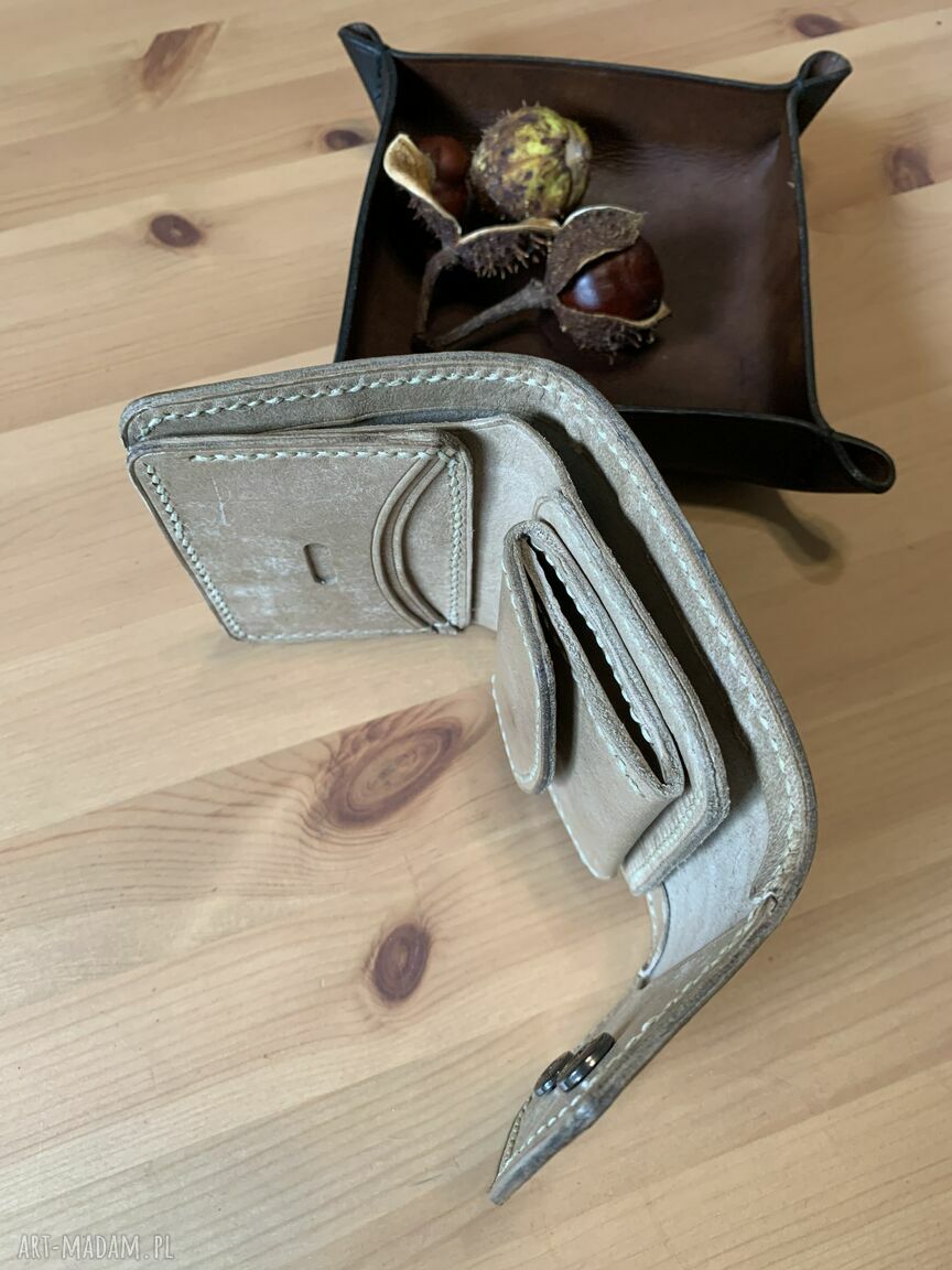 portfele: Beżowy portfel damski na bilon ze skóry ręcznie uszyty. Handmade