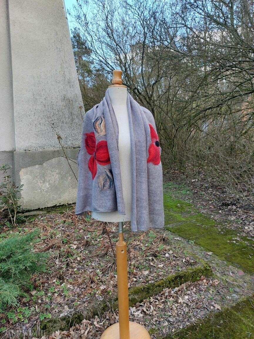 Beżowy długi komin-szal z wełny merynosów - boho handmade