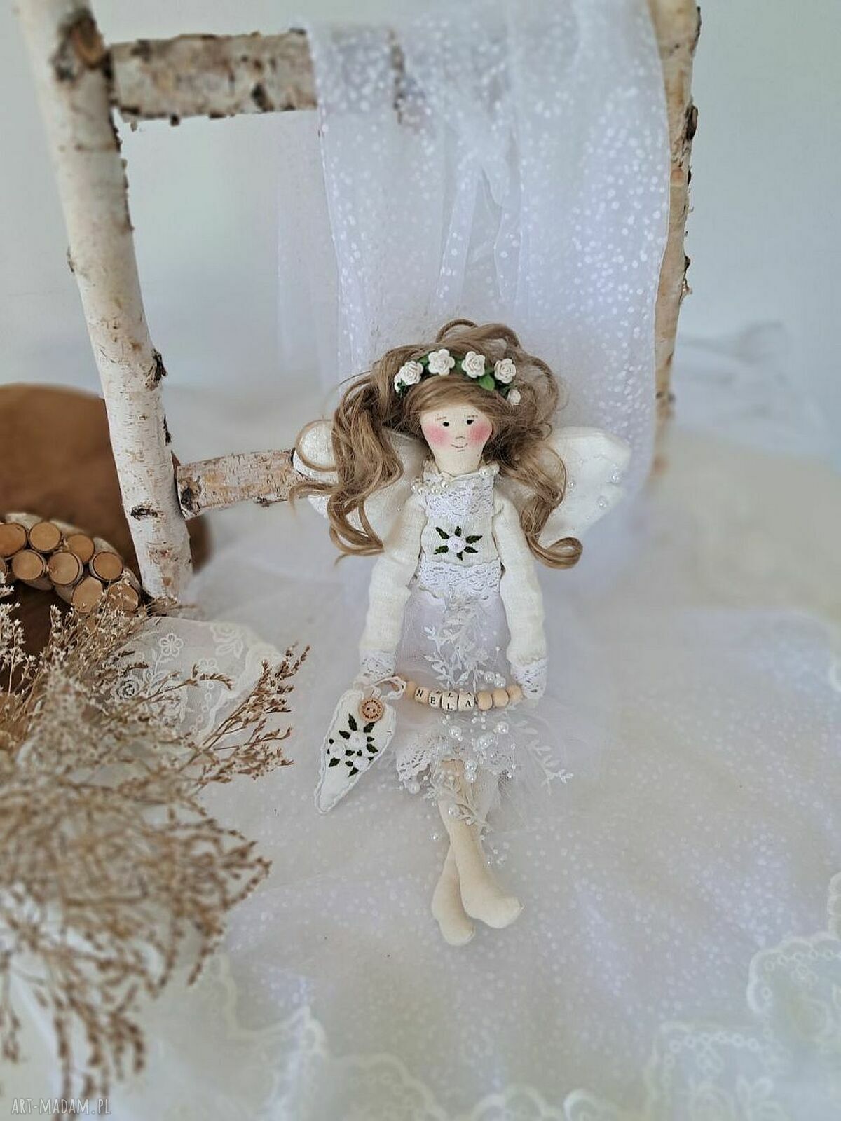 Biała anielica handmade z brokatowymi skrzydełkami - anioł na prezent