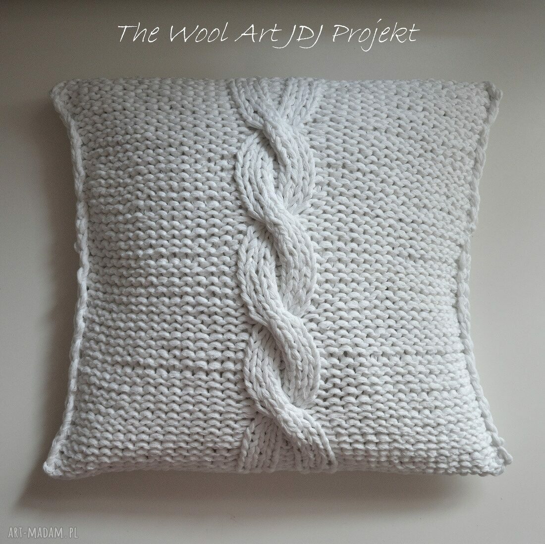 Dziergana poszewka poduszka bawełniana biała przedmioty