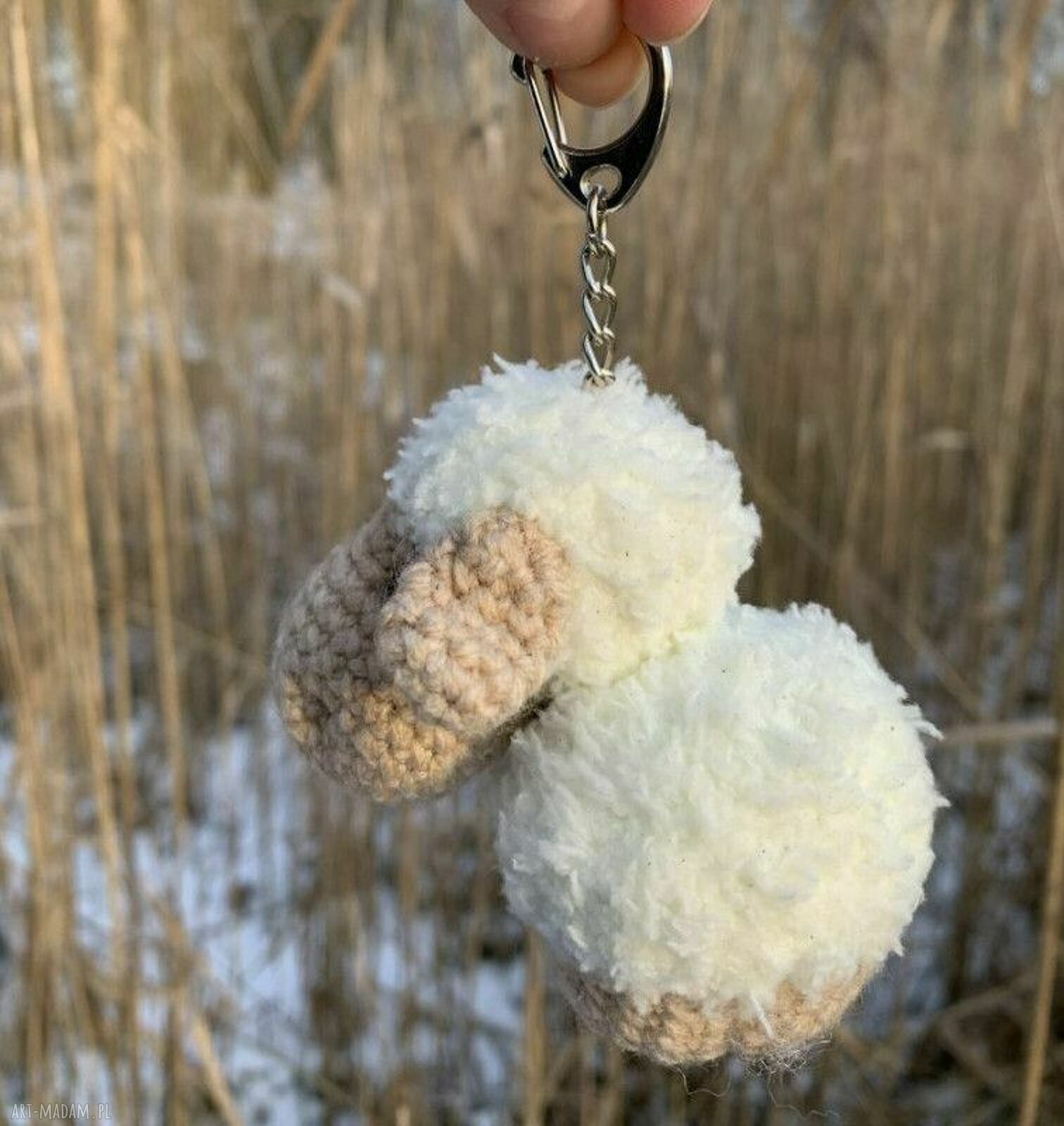 Biała owieczka - brelok do kluczy i torebki, ręcznie robiona zawieszka