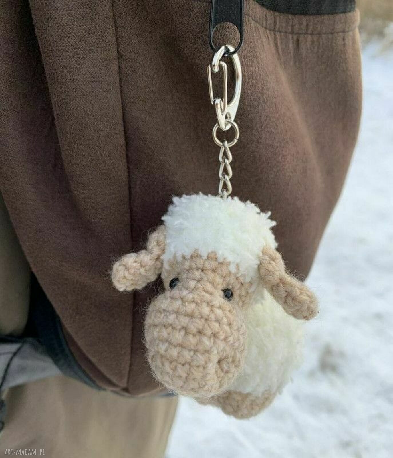 Biała owieczka - brelok do kluczy i torebki, ręcznie robiona zawieszka