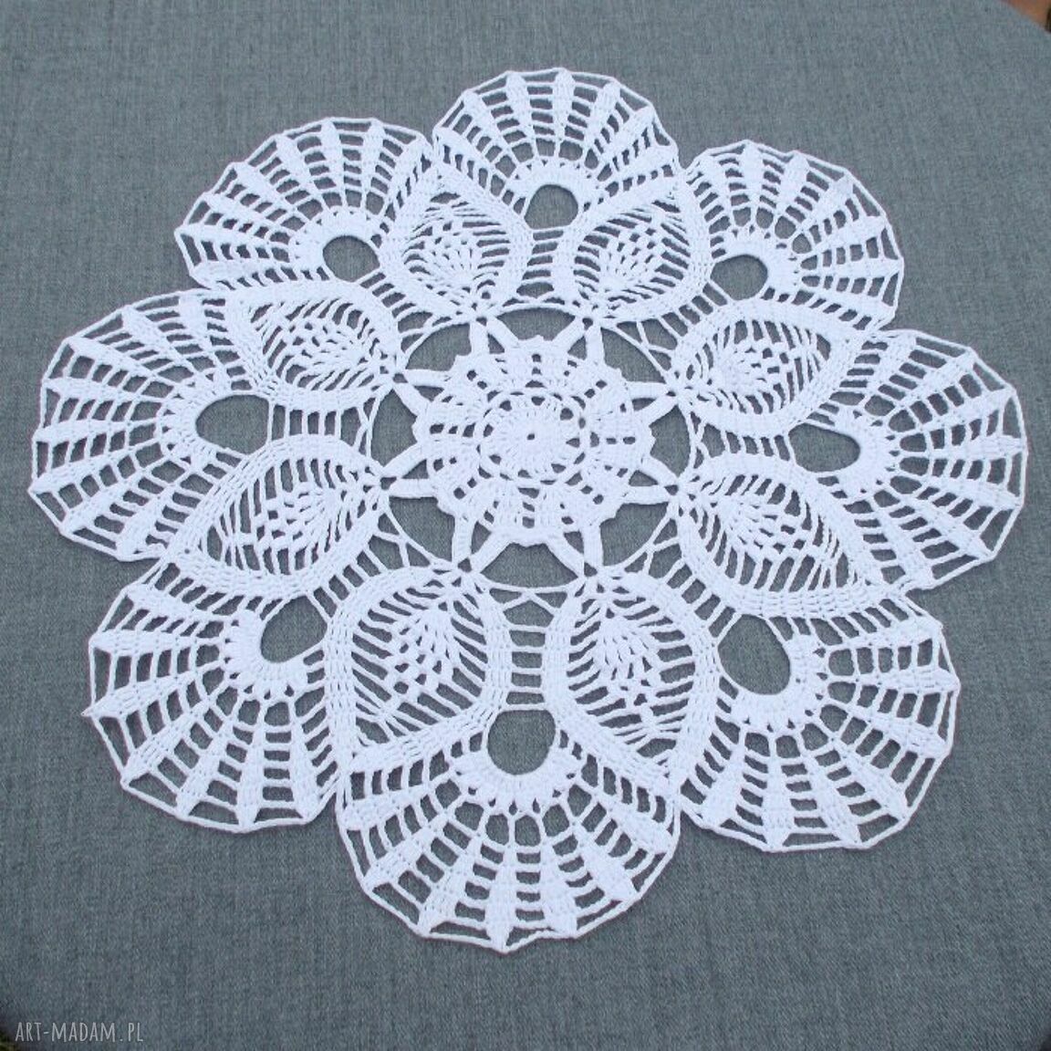 Biała serweta geometryczna 36,5 cm - vintage