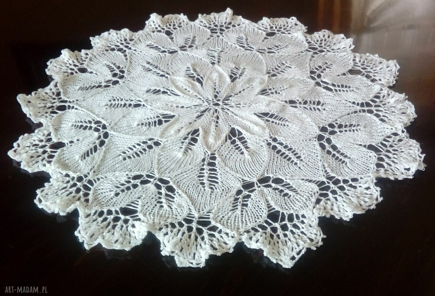 Biała serwetka na drutach z kordonka - koronka 3D 42 cm