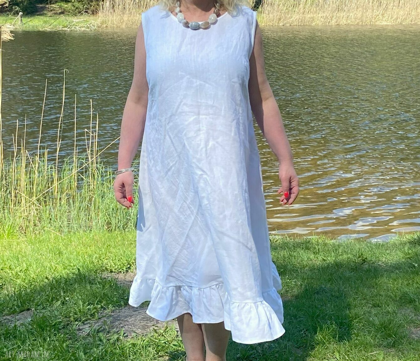 Biała lniana sukienka długa OVERSIZE z falbaną - 100% len
