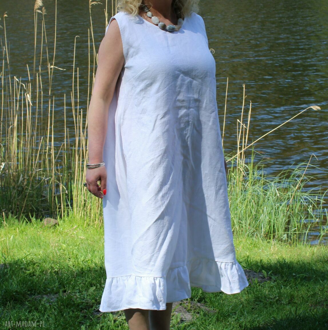 Biała lniana sukienka długa OVERSIZE z falbaną - 100% len
