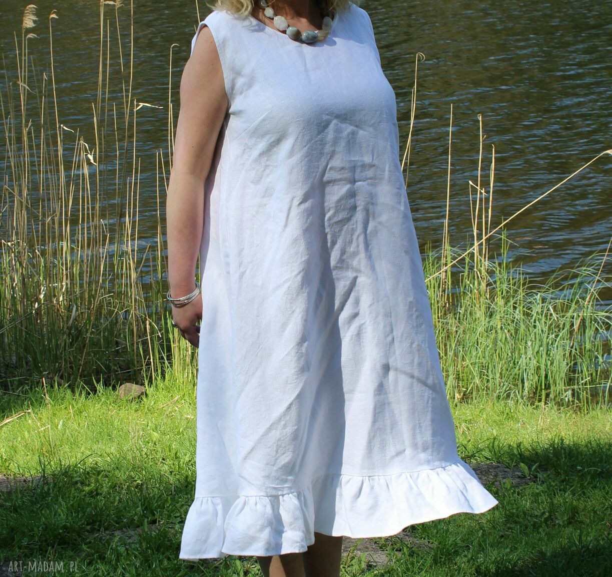 Biała lniana sukienka długa OVERSIZE z falbaną - 100% len