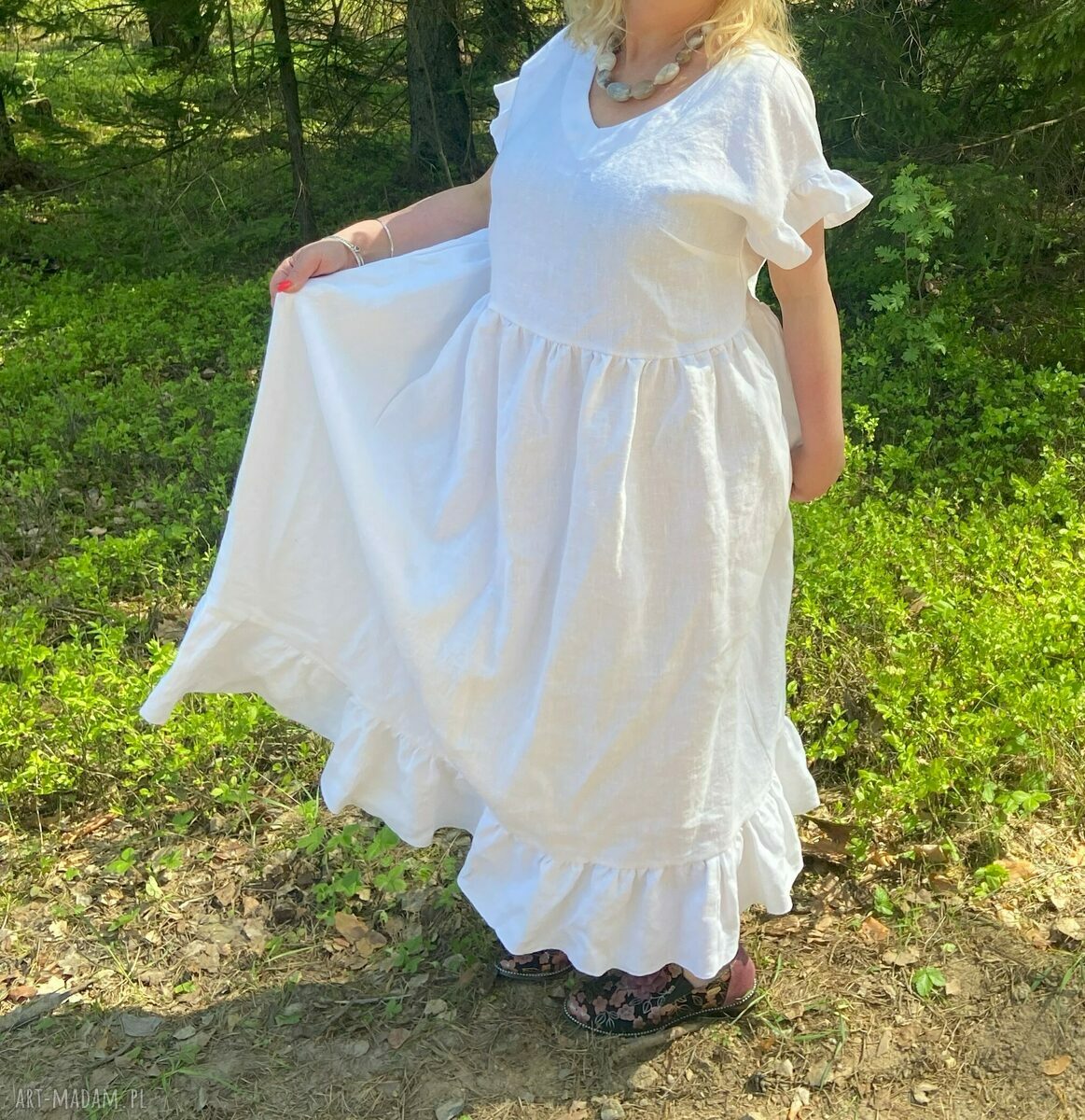 Biała lniana sukienka boho z falbanami (100% len) - oversize